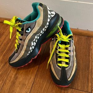 Nike Air Max 95 (GS) Air-Sole lightweight running shoe